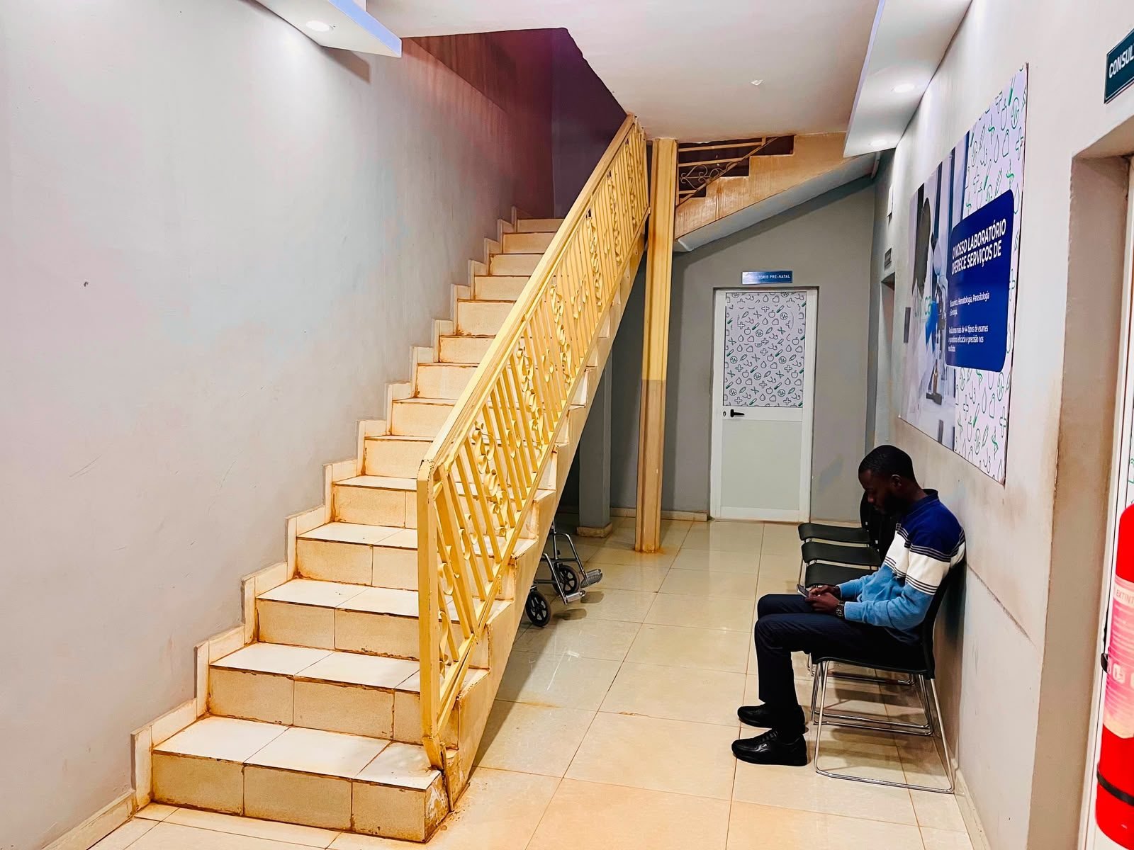 Centro Médico Infoprest — Cuanza Norte — Hall de entrada