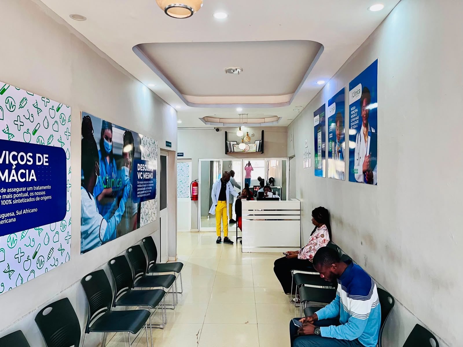 Centro Médico Infoprest — Cuanza Norte — Corredor dos consultórios